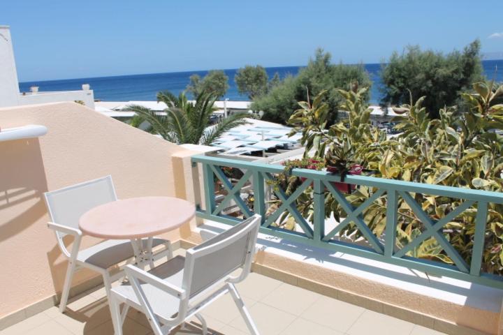 Sea Side Beach Hotel Kamári Exteriör bild